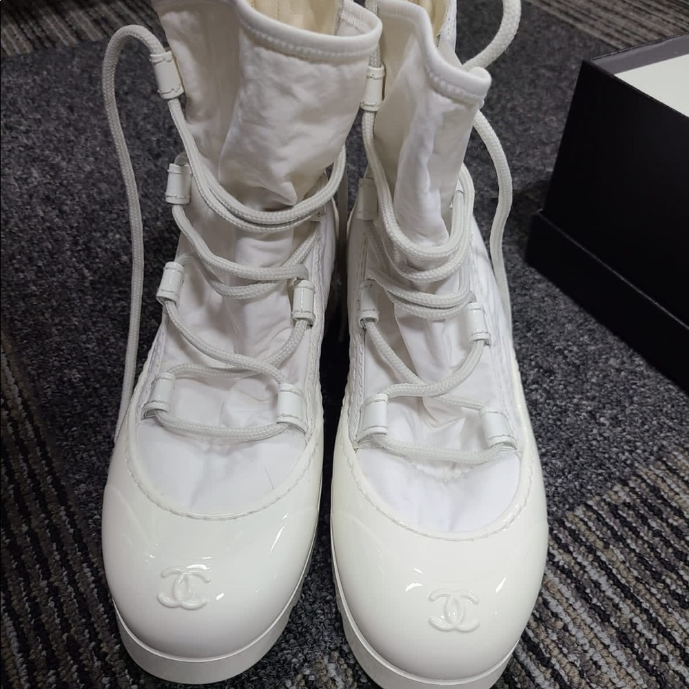 CHANEL Boots